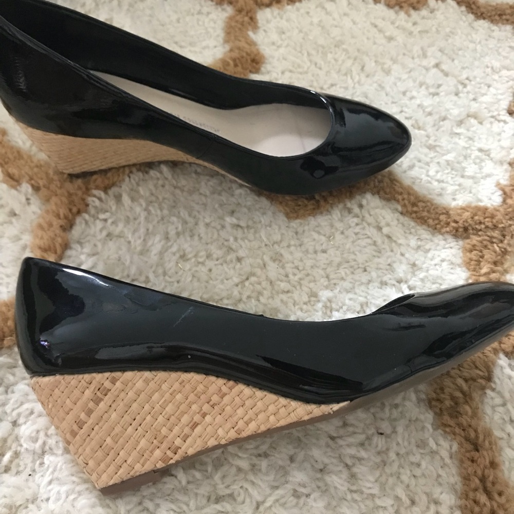 Black shoes... worn twice... very classy..